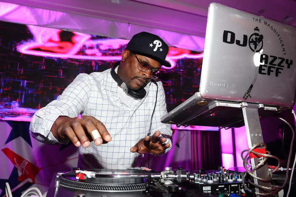 DJ Jazzy Jeff at the turntables